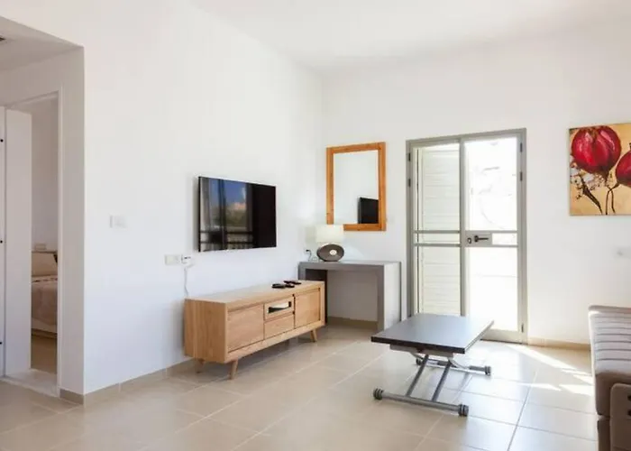 Close To The Beach With Parking