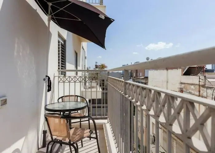 Close To The Beach With Parking